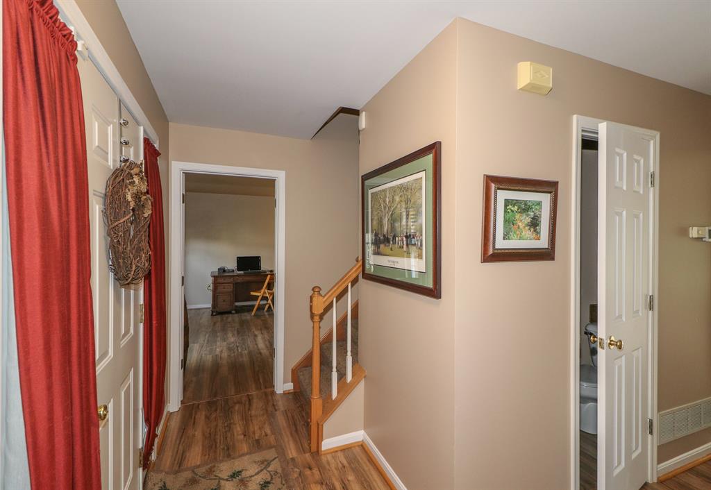 Foyer for 2600 Royal Ct Burlington, KY 41005
