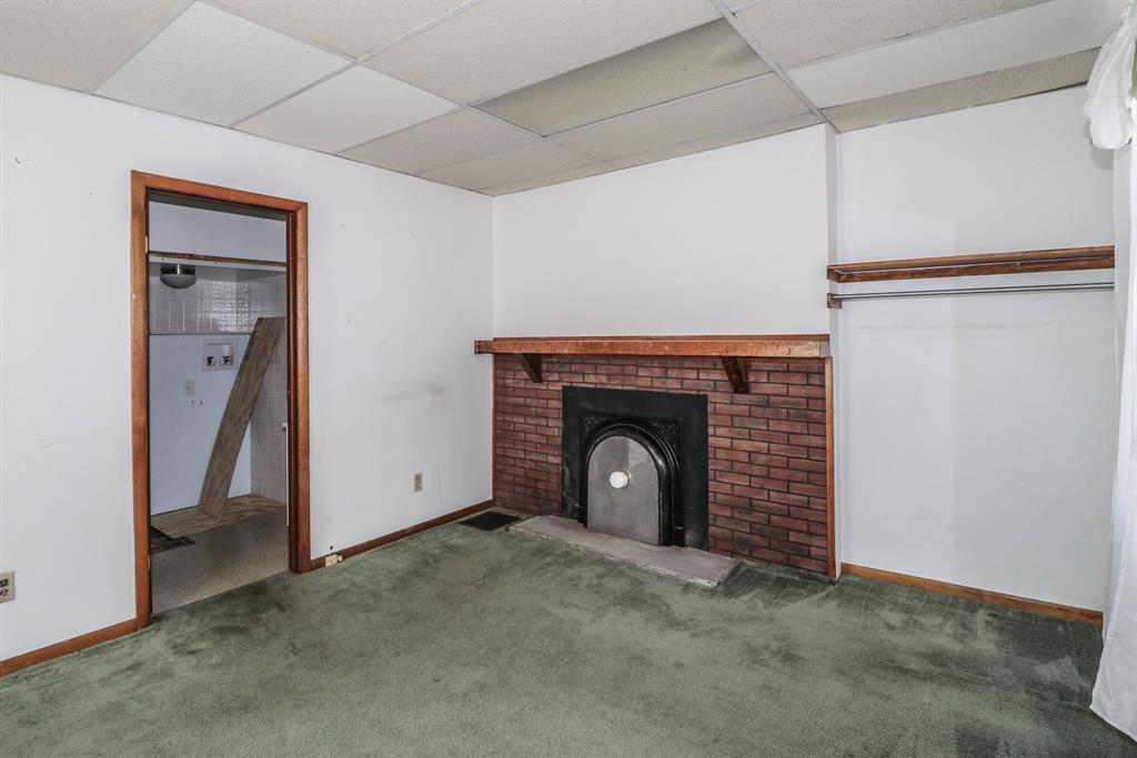 Living Room for 1046 Washington Ave Newport, KY 41071