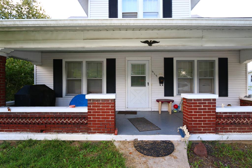Entrance for 619 N Main St Williamstown, KY 41097