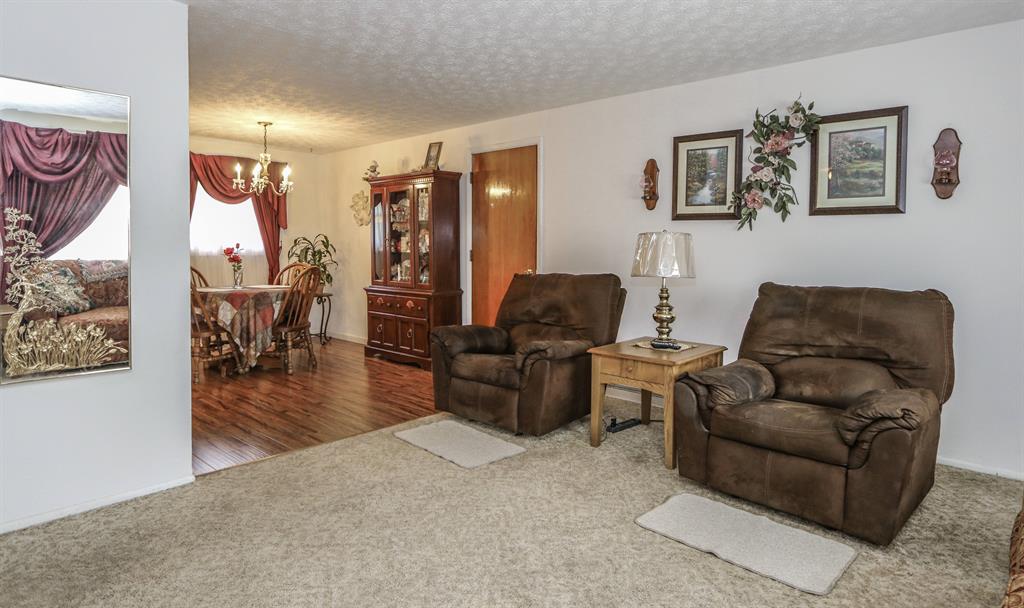 Living Room for 568 Barbara Dr Tipp City, OH 45371
