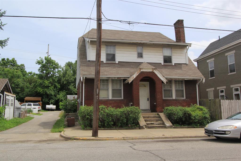 706 Poplar St