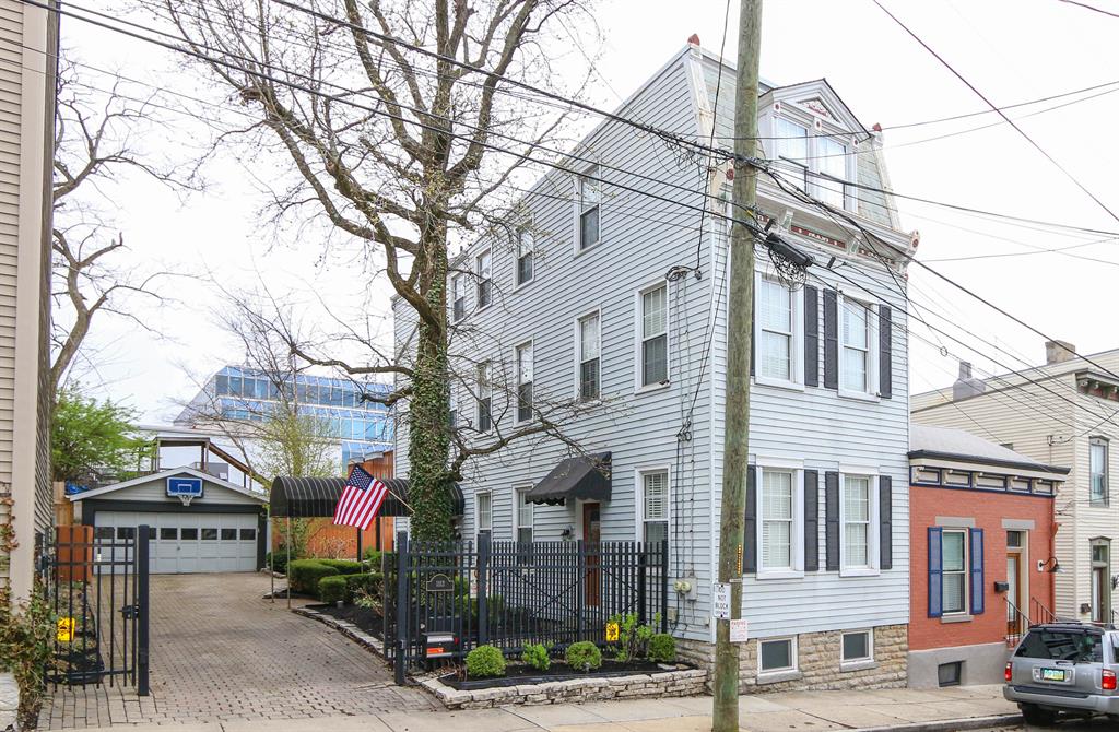 1113 Belvedere St Mt. Adams, OH