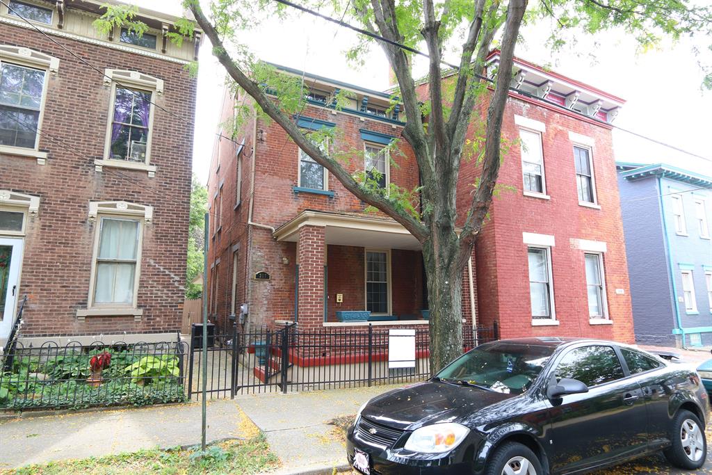 317 W Robbins St