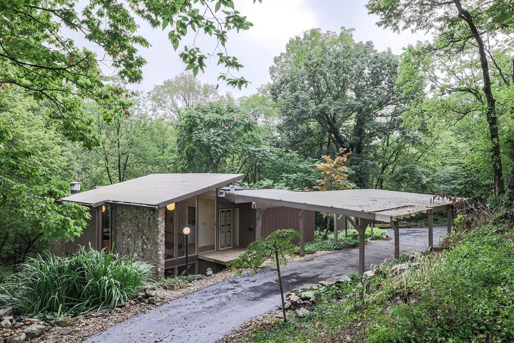 4834 Raeburn Lane