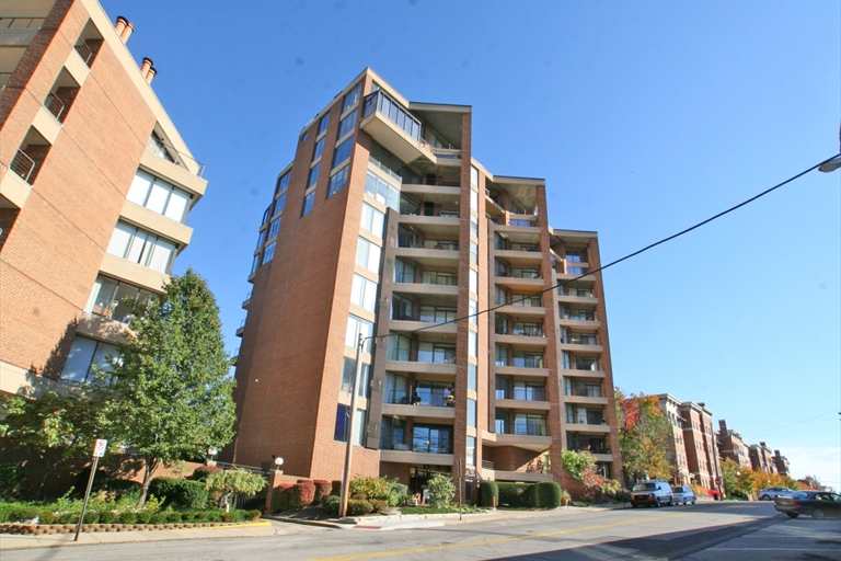 100 Riverside Pl, 901