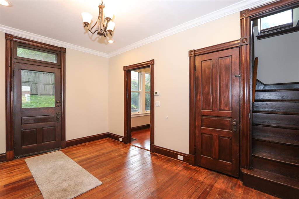 Foyer for 316 E 2nd St Newport, KY 41071