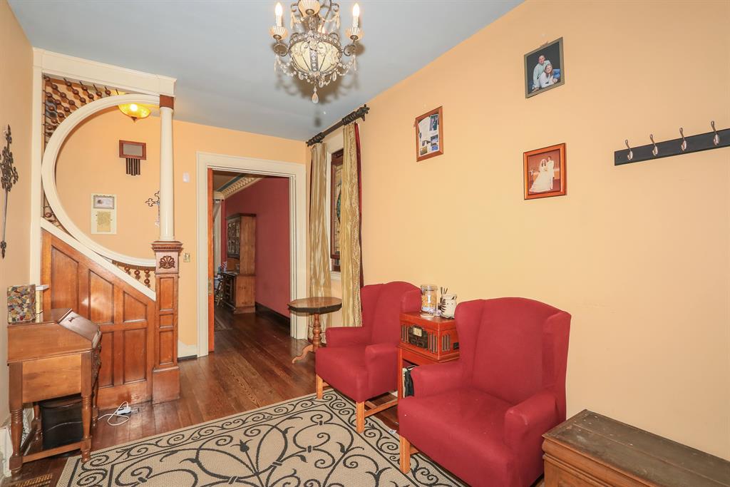 Foyer for 622 E 3rd St Newport, KY 41071