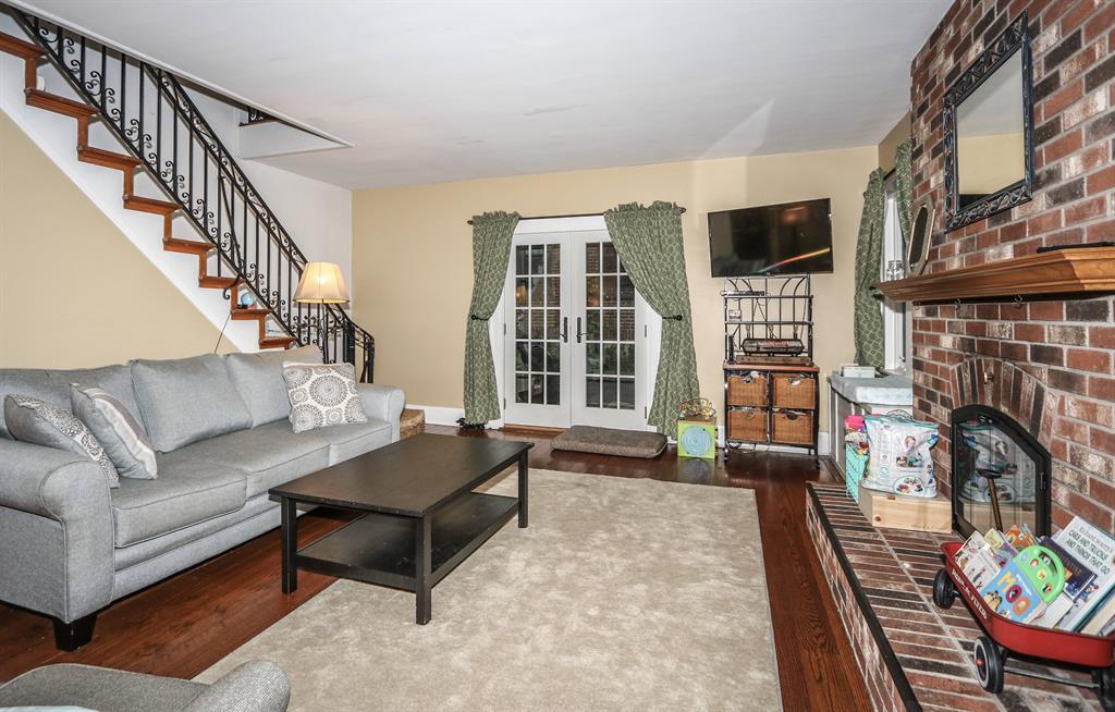 Living Room for 2537 Indian Mound Ave Norwood, OH 45212