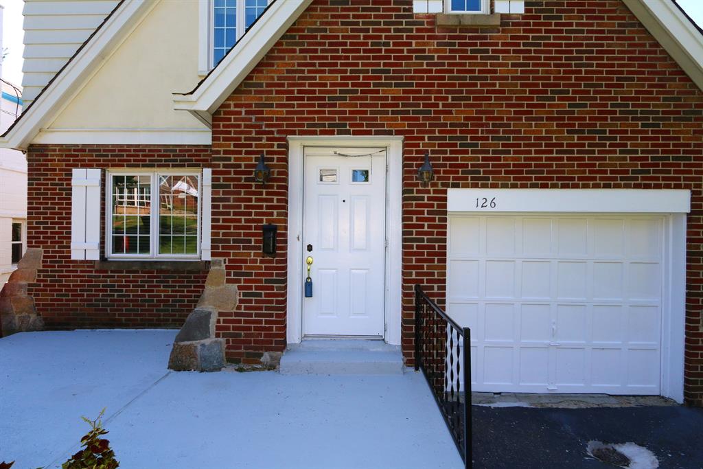 Entrance for 126 Kennedy Rd Fort Wright, KY 41011