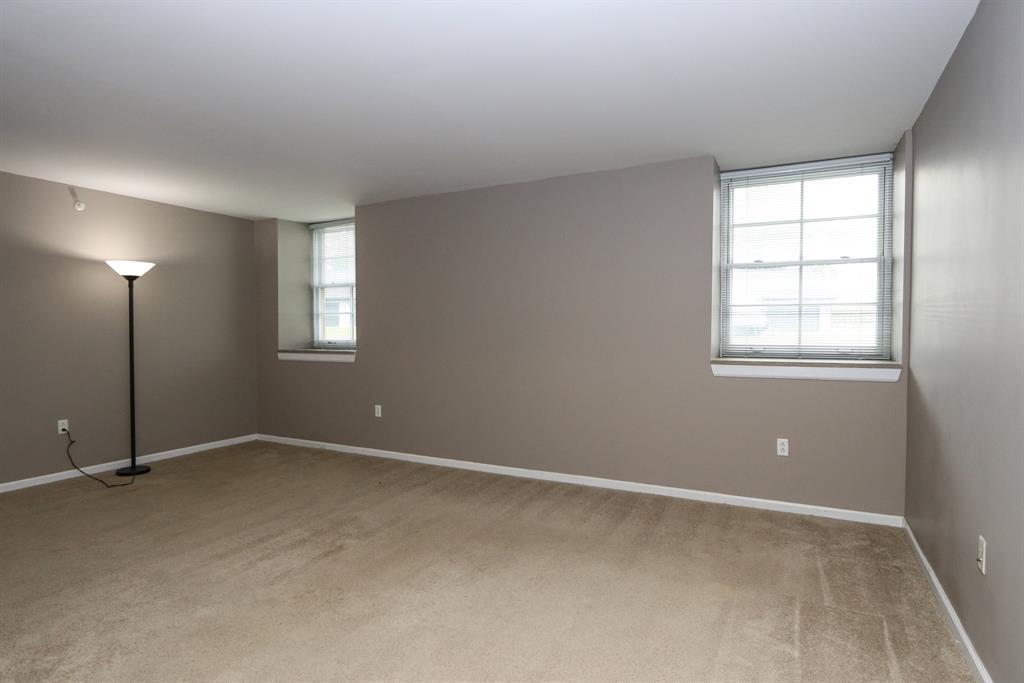 Living Room for 226 McDaniel St, 30 Dayton, OH 45405