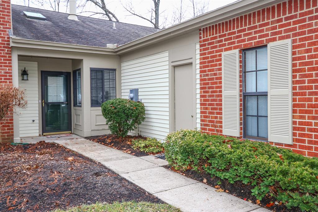 Entrance for 305 Secretariat Ct Crestview Hills, KY 41017