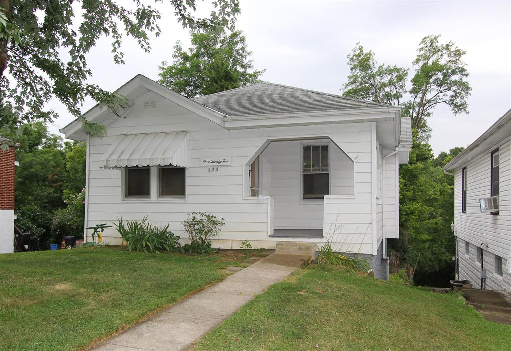 122 Crestwood Dr