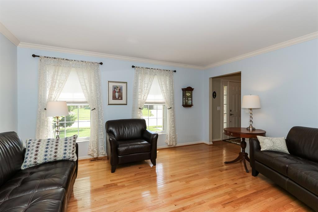 Living Room for 10120 Colbourne Ct Symmes Twp., OH 45140