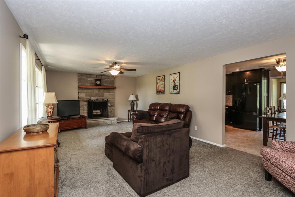 Living Room for 3040 Broadview Dr Springfield, OH 45505