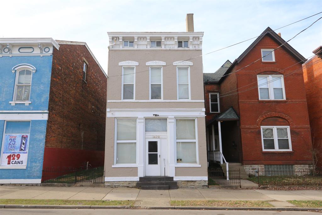 1429 Russell St