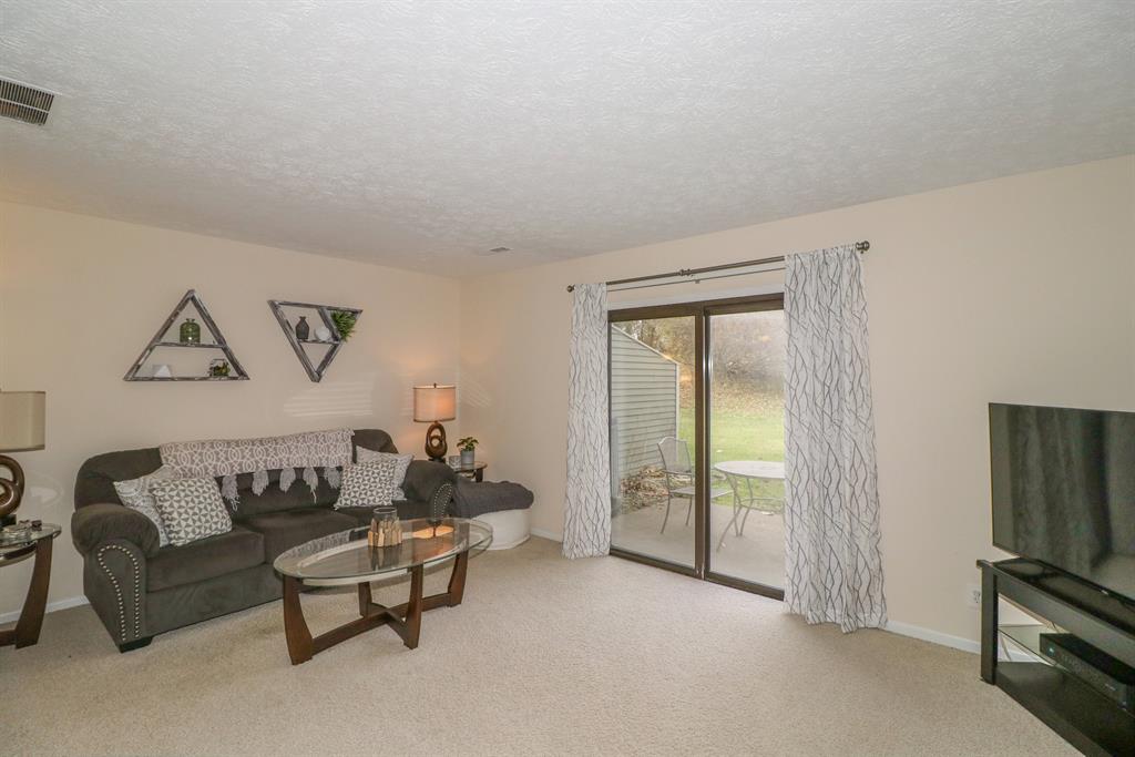 Living Room for 2426 Palmeadow Dr Crestview Hills, KY 41017