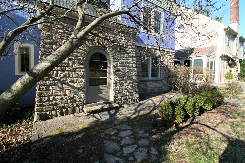 Entrance photo for 1151 Beverly Hill Dr Mt. Lookout, OH 45208