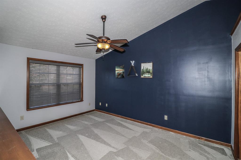 Living Room for 1063 Pebble Creek Dr Elsmere, KY 41018