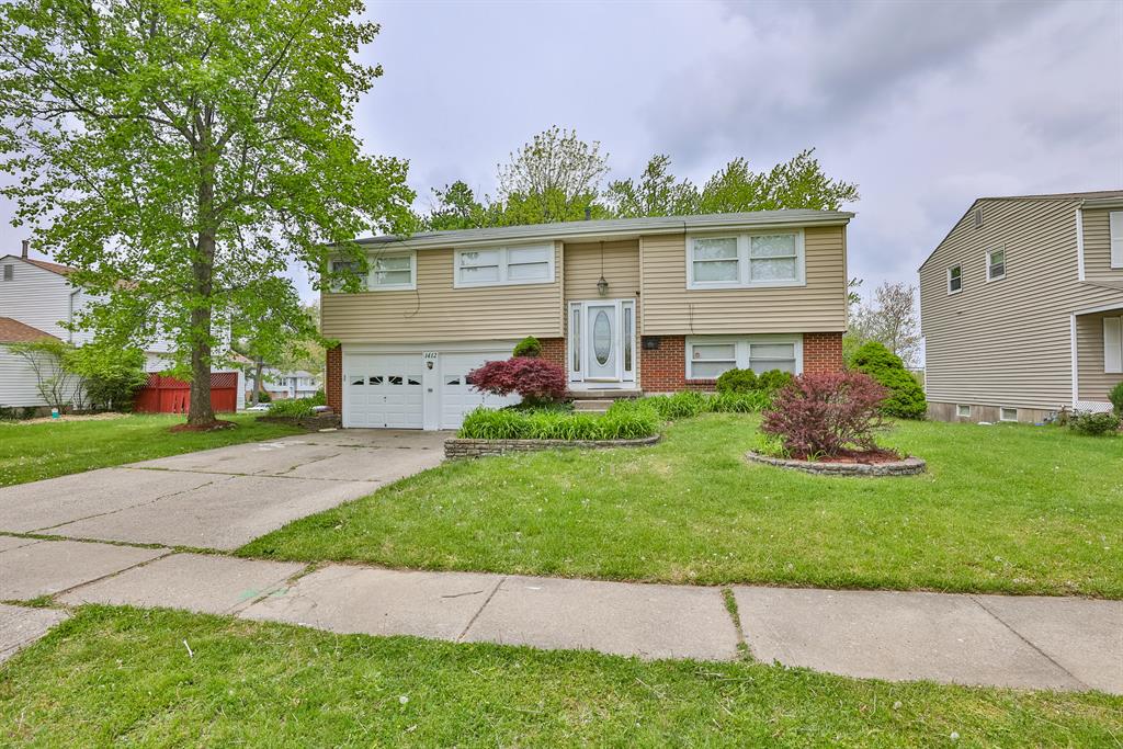1412 Karahill Drive Forest Park, OH
