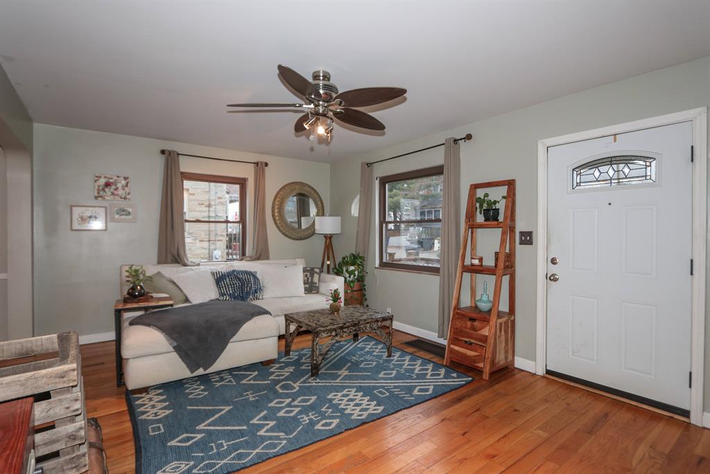 Living Room for 12 Arno Ave Fort Thomas, KY 41075