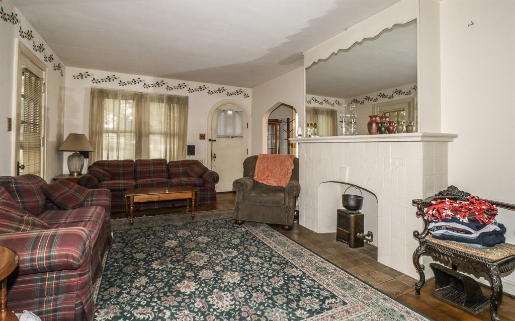Living Room image 2 for 3637 Mozart Ave Cheviot, OH 45211