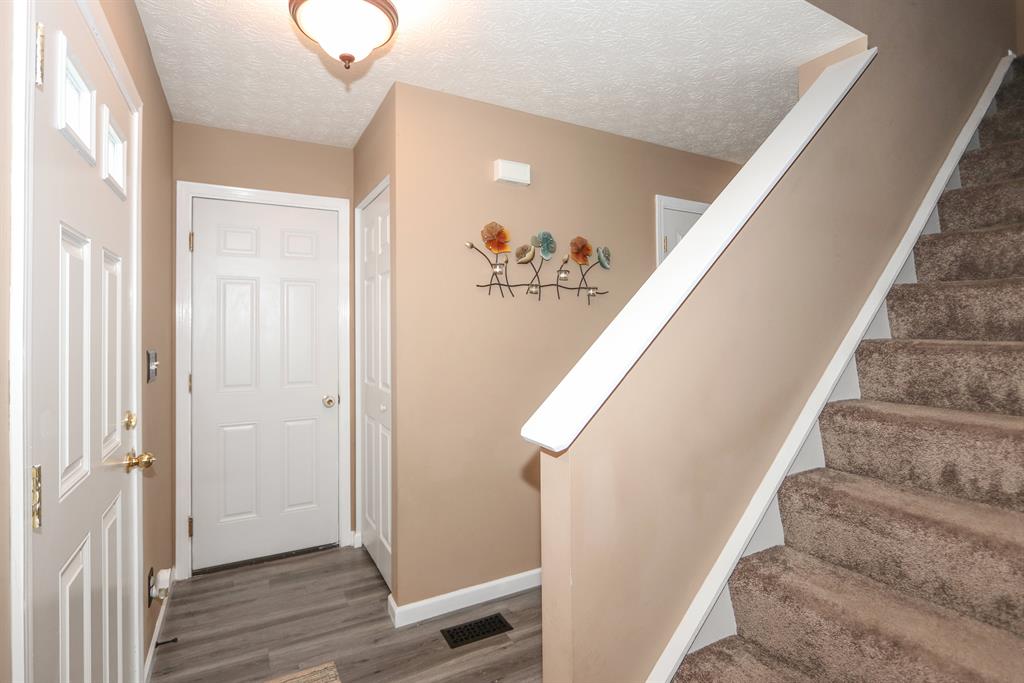 Foyer for 12809 Sycamore Creek Dr Alexandria, KY 41001