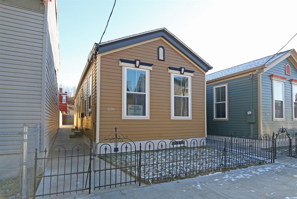 226 Forrest St