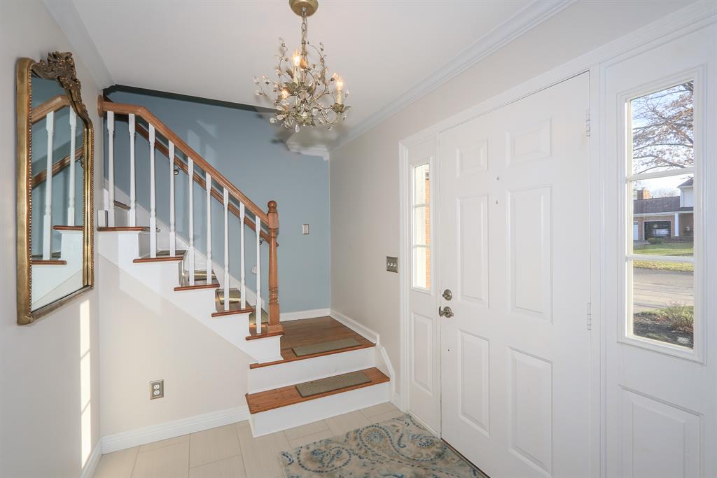 Foyer for 7550 Quailhollow Rd Kenwood, OH 45243