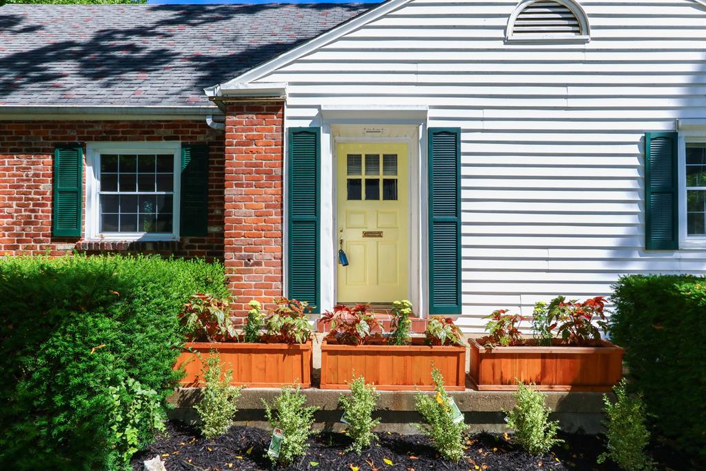 Entrance for 75 Lake Ave Glendale, OH 45246