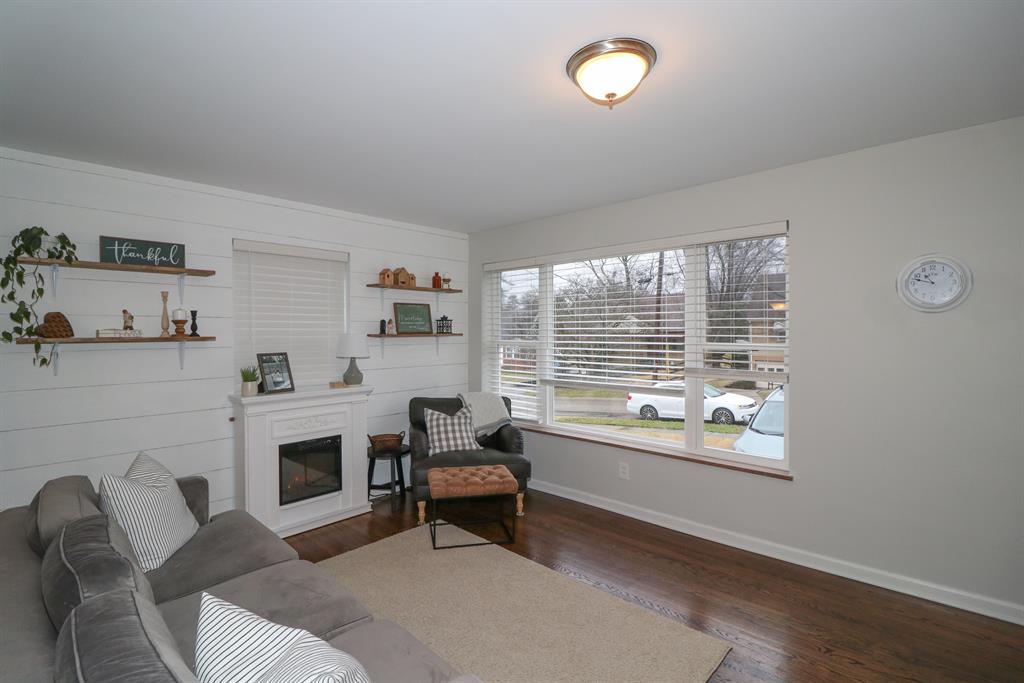 Living Room image 2 for 319 Glenroy Ave Delhi Twp., OH 45238
