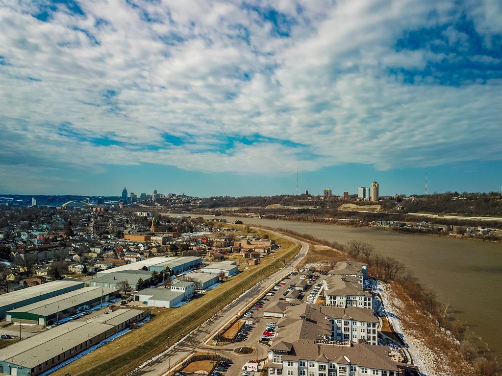 609 Manhattan Boulevard #202