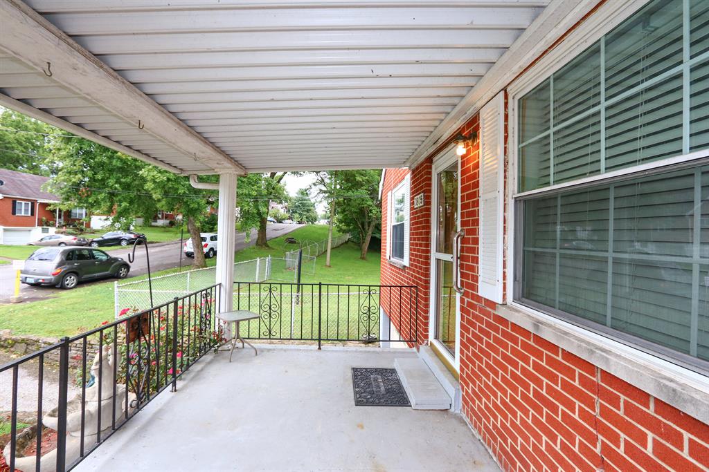 Entrance for 2805 Rosina Ave Covington, KY 41015