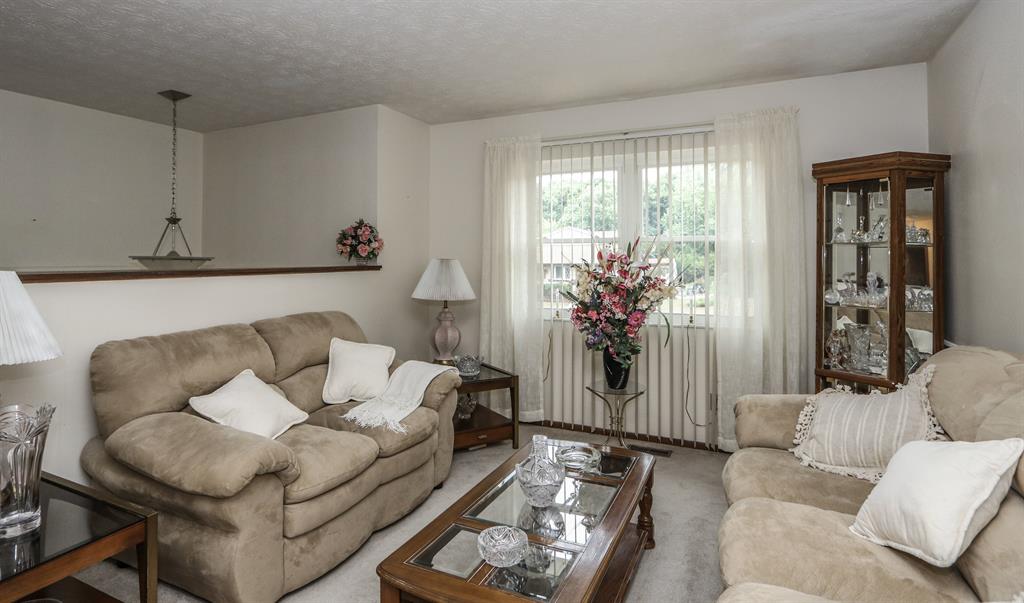 Living Room for 4908 Caprice Dr Middletown South, OH 45044