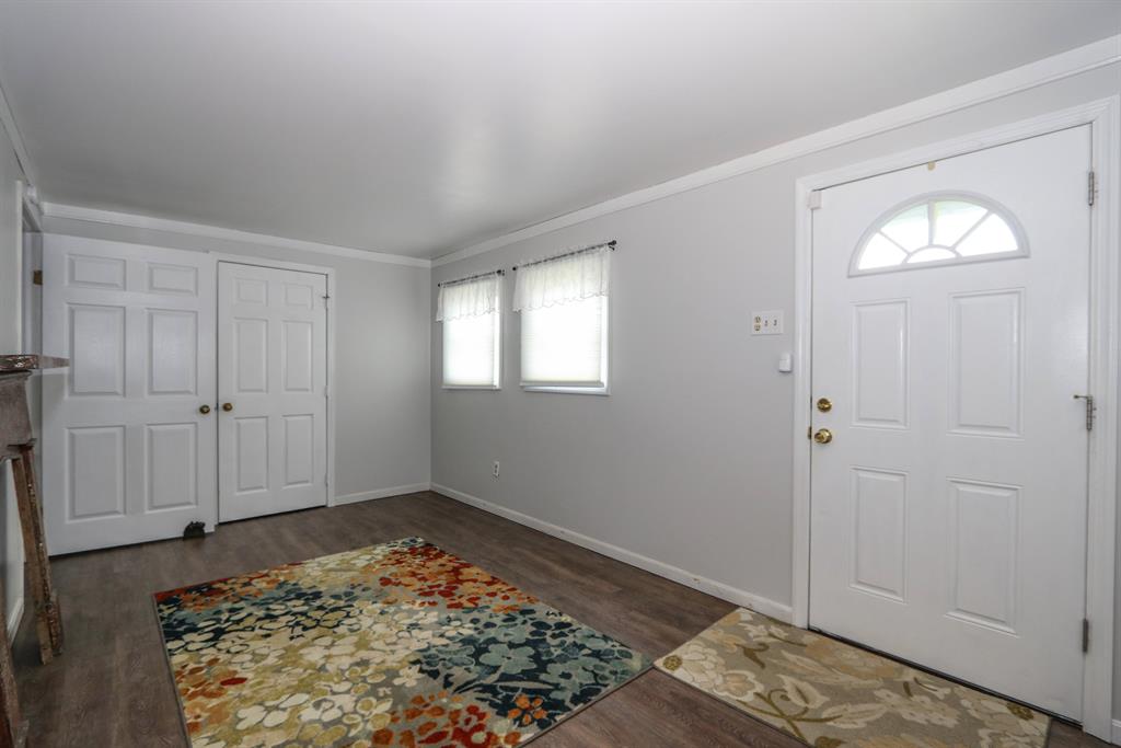 Living Room for 3571 Saint Marys Rd Demossville, KY 41033