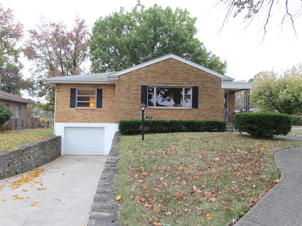 452 Forest Ave