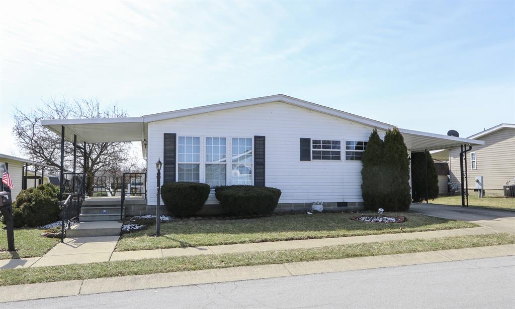 210 Heather Ln Fairborn, OH