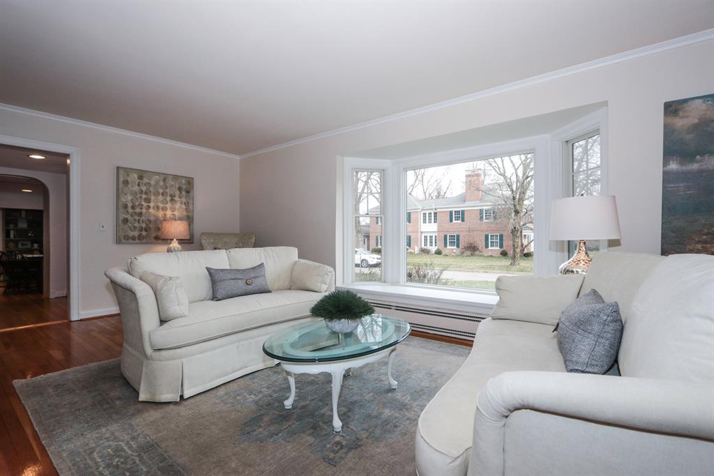 Living Room image 2 for 6831 Mt Vernon Ave Mariemont, OH 45227
