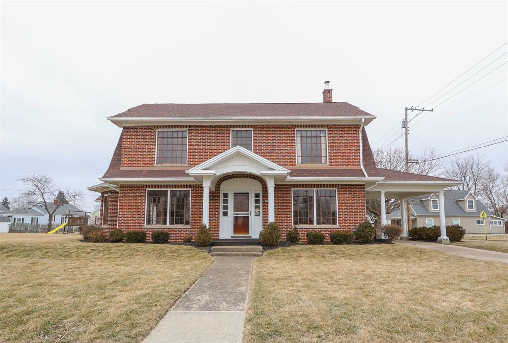 328 E Walnut St