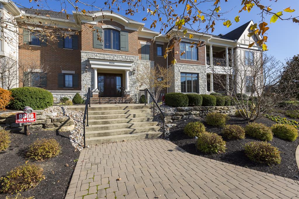 9606 Park Manor Blvd #201 Blue Ash, OH
