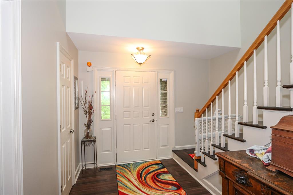 Foyer for 14 Little Creek Ln Glendale, OH 45246