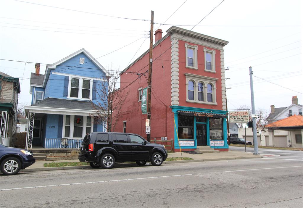 2001 Greenup St