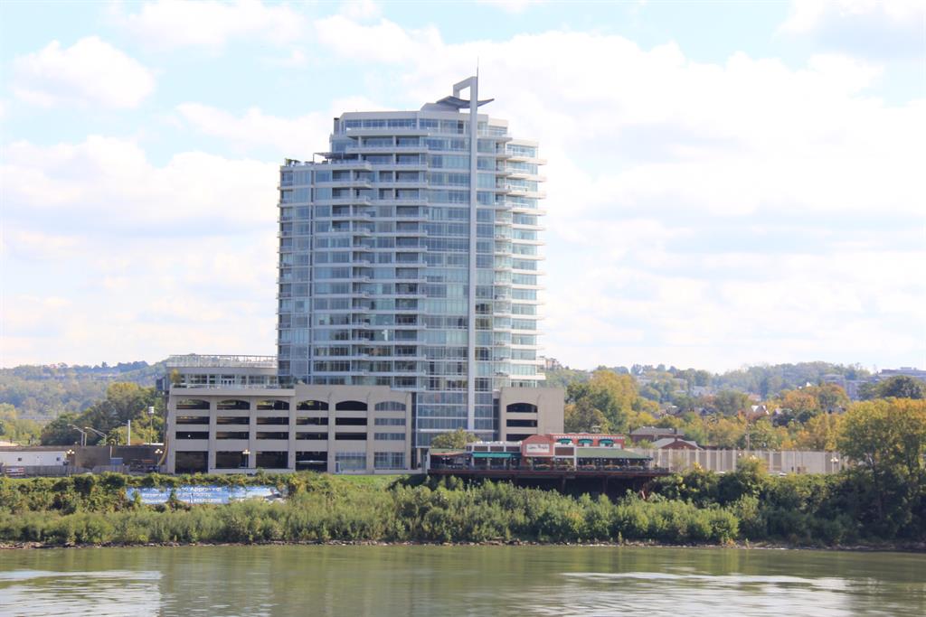 400 Riverboat Row, 804