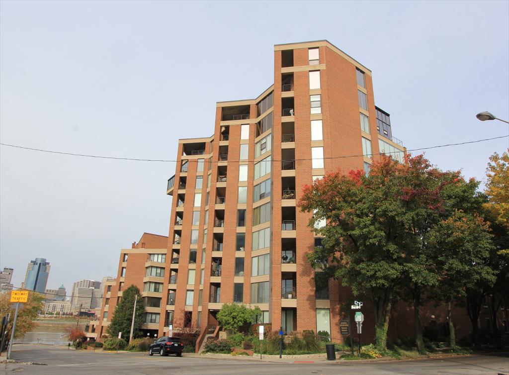 100 Riverside Pl, 605