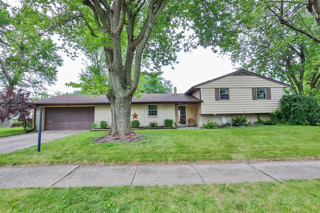 6900 Stillmore Dr Englewood, OH