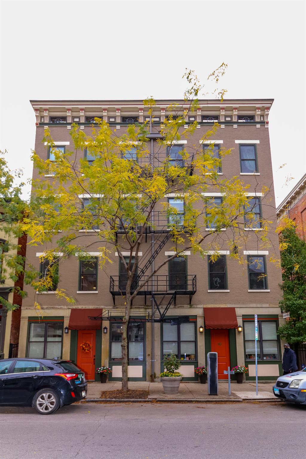 1421 Race St #8