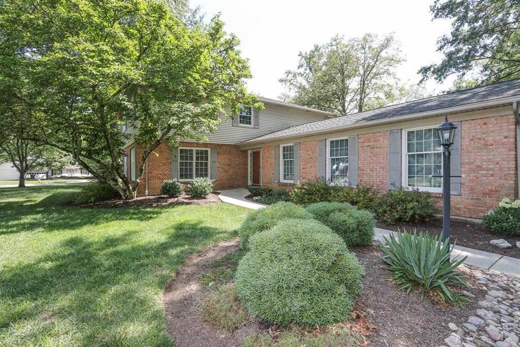 9223 Village Green Dr Montgomery, OH
