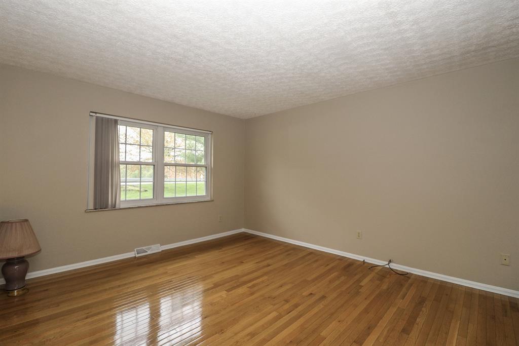 Living Room for 3880 Stewart Dr Ryland Heights, KY 41015