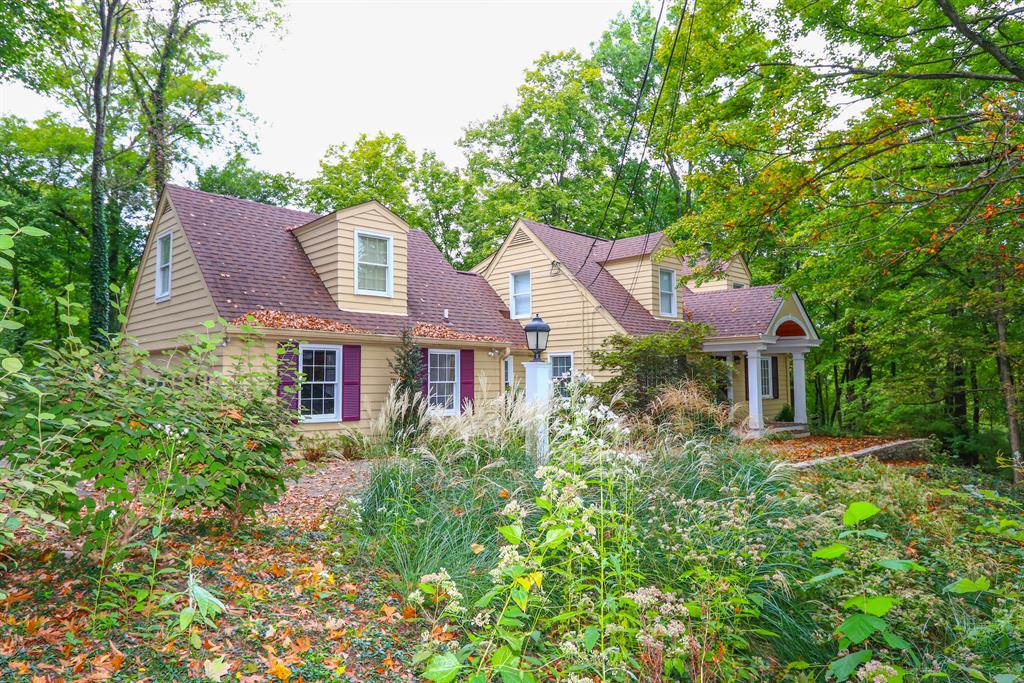 1215 Beechwood Dr Wyoming, OH