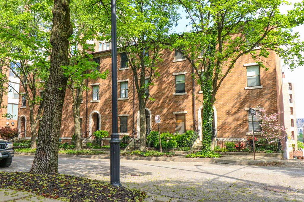 Exterior (Main) 2 for 212 E 2nd St Covington, KY 41011