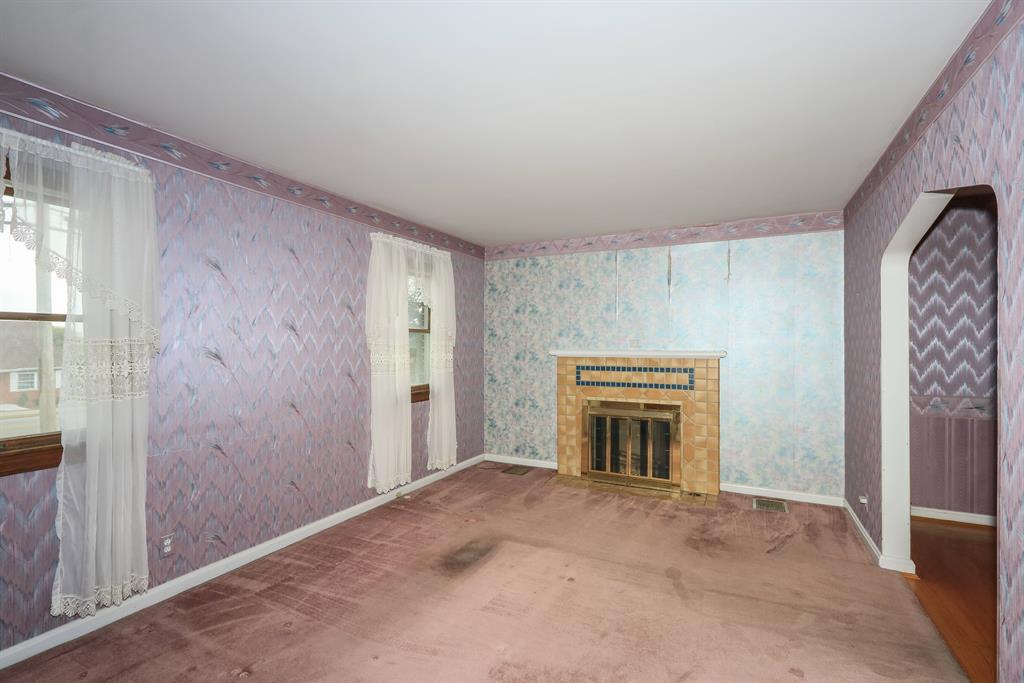 Living Room for 2 W Crittenden Fort Wright, KY 41011